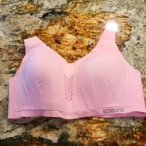 Victoria Secret sports bra 36 DD.